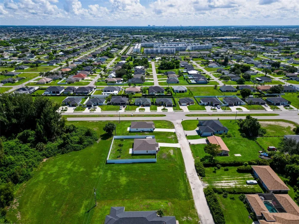 805 WHISPERING PINES ROAD Cape Coral, FL 33993