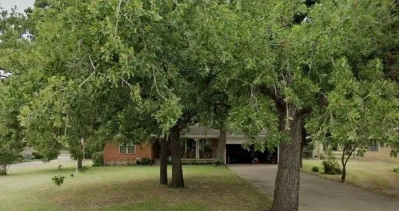 1331 Yates Drive Hurst, TX 76053