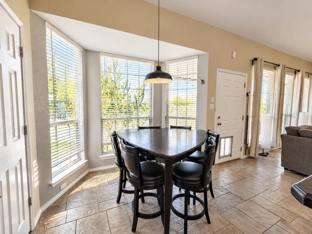202 Browning Lane Grand Prairie, TX 75052