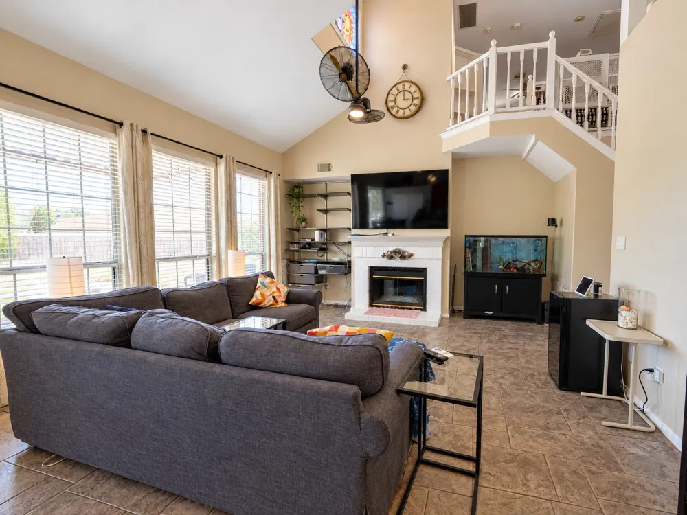 202 Browning Lane Grand Prairie, TX 75052