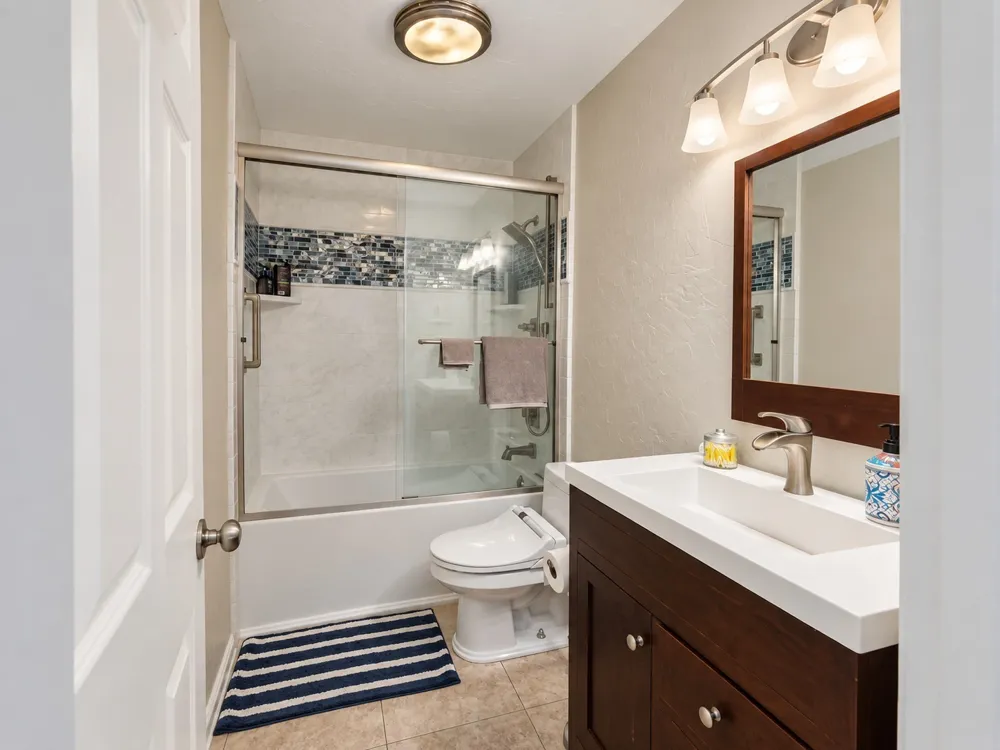 202 Browning Lane Grand Prairie, TX 75052