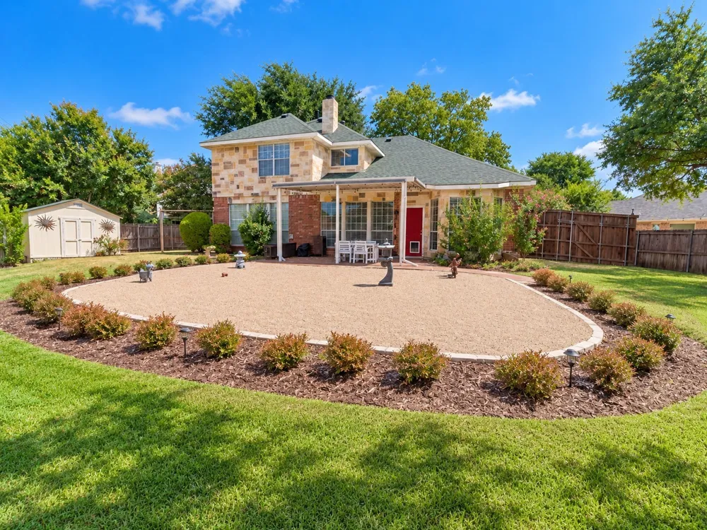 202 Browning Lane Grand Prairie, TX 75052