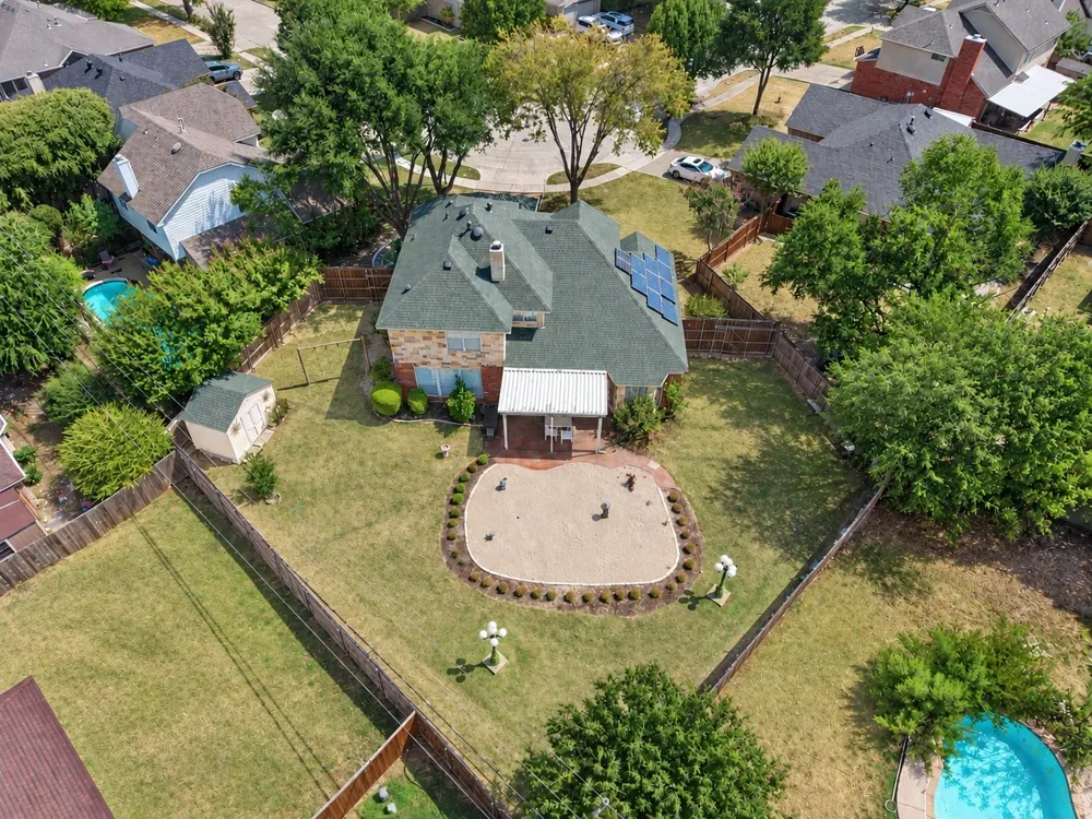 202 Browning Lane Grand Prairie, TX 75052