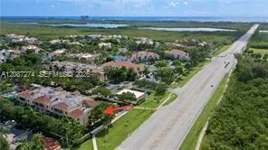 609 E Sheridan St #201 Dania Beach, FL 33004