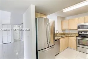 609 E Sheridan St #201 Dania Beach, FL 33004
