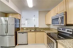 609 E Sheridan St #201 Dania Beach, FL 33004