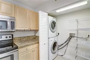 609 E Sheridan St #201 Dania Beach, FL 33004