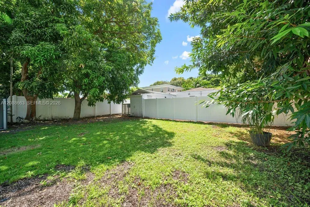 3675 SW 23rd St #A Miami, FL 33145