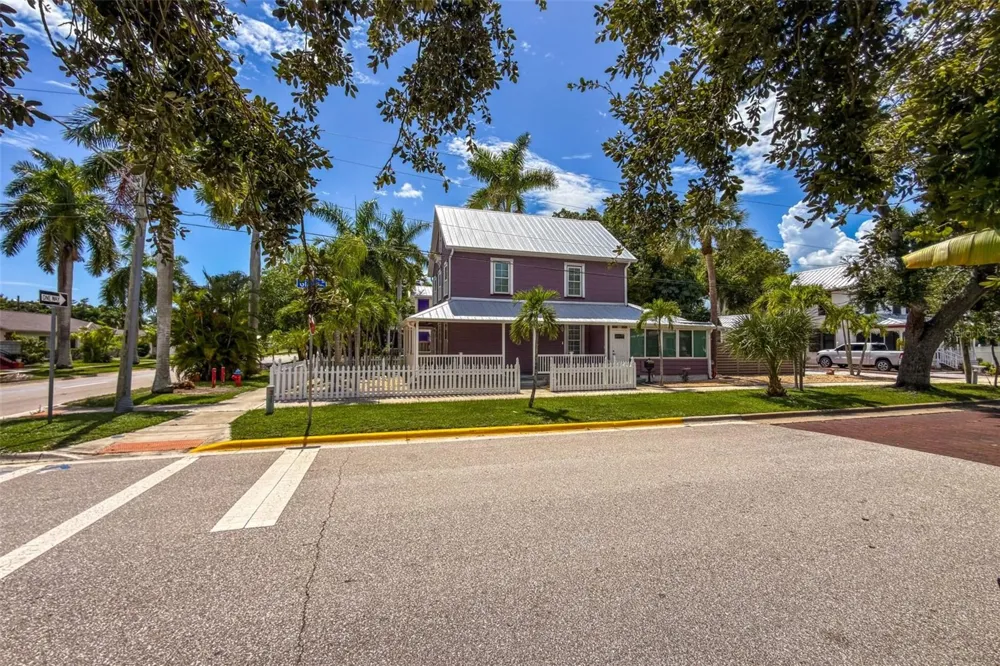 502 W MARION AVENUE Punta Gorda, FL 33950