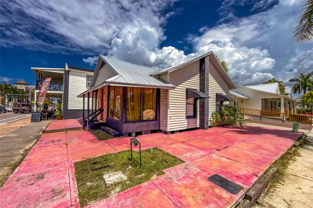 502 W MARION AVENUE Punta Gorda, FL 33950