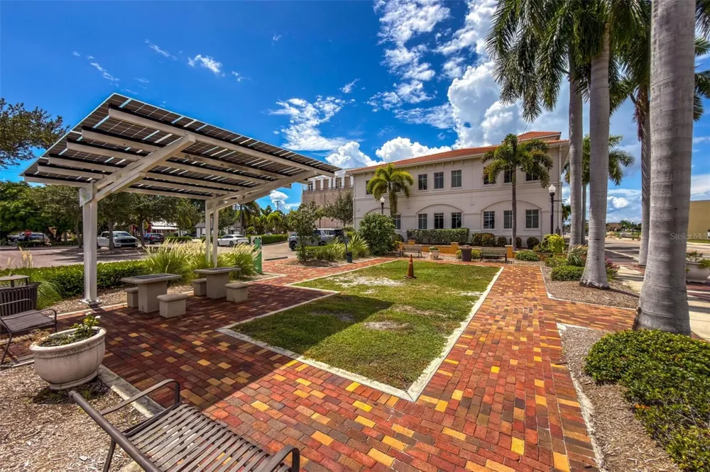 502 W MARION AVENUE Punta Gorda, FL 33950