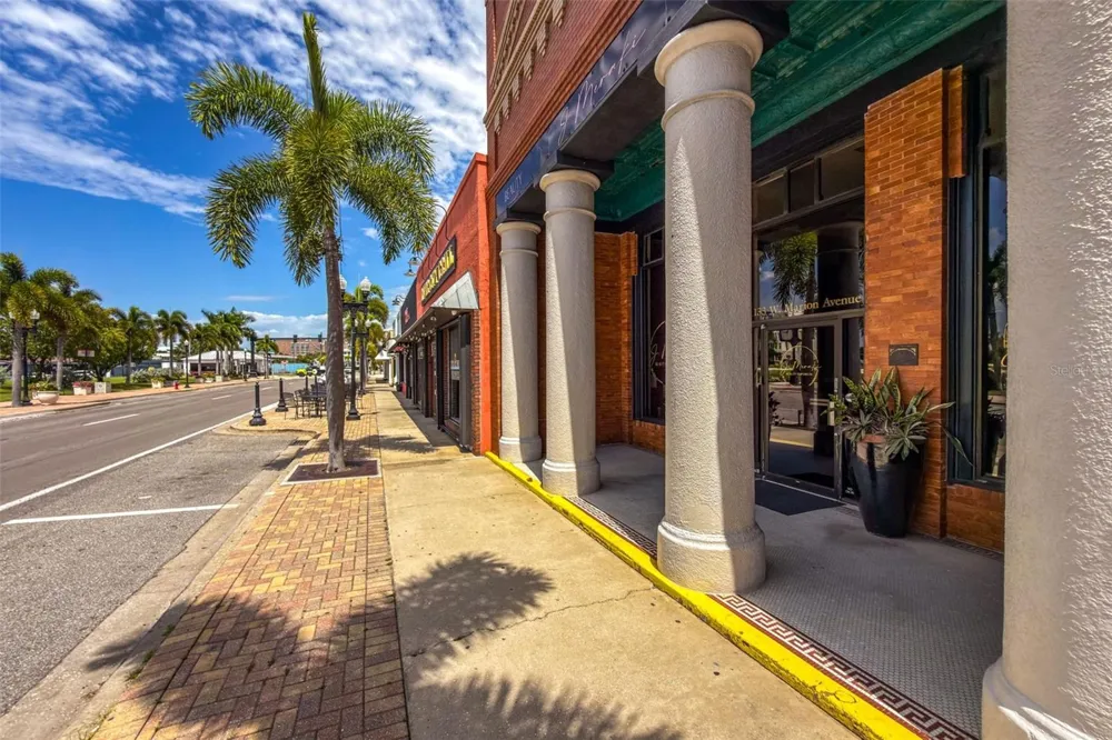 502 W MARION AVENUE Punta Gorda, FL 33950