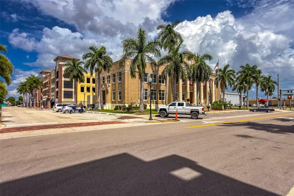 502 W MARION AVENUE Punta Gorda, FL 33950