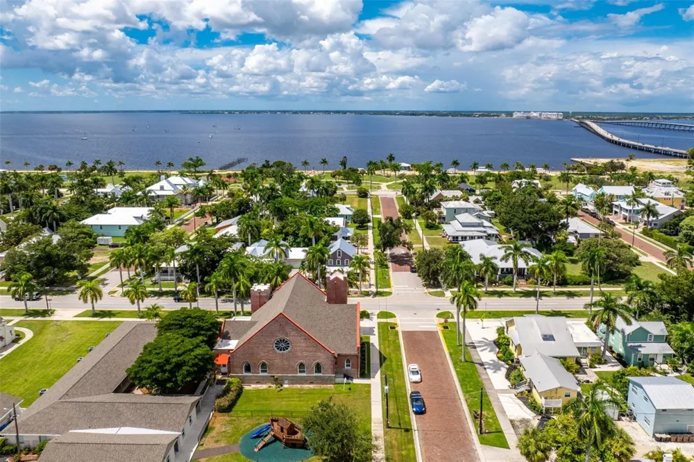 502 W MARION AVENUE Punta Gorda, FL 33950