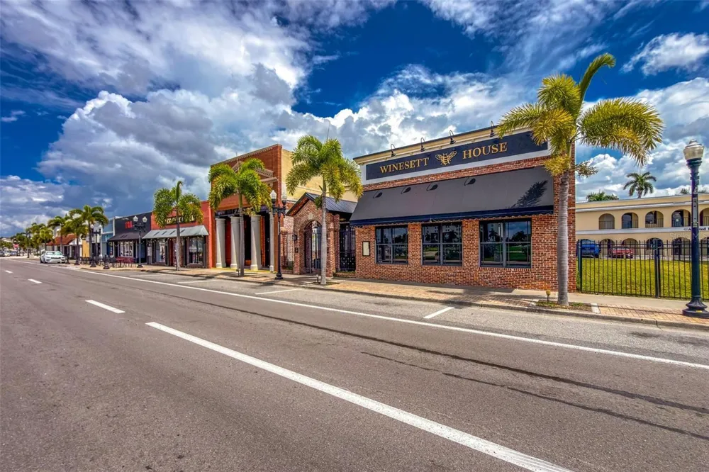 502 W MARION AVENUE Punta Gorda, FL 33950