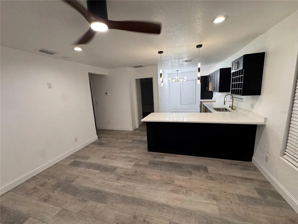 2548 LANGDON AVENUE S St Petersburg, FL 33712