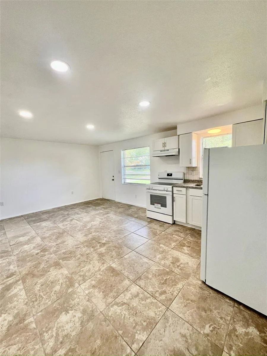 5739 9TH STREET Zephyrhills, FL 33542