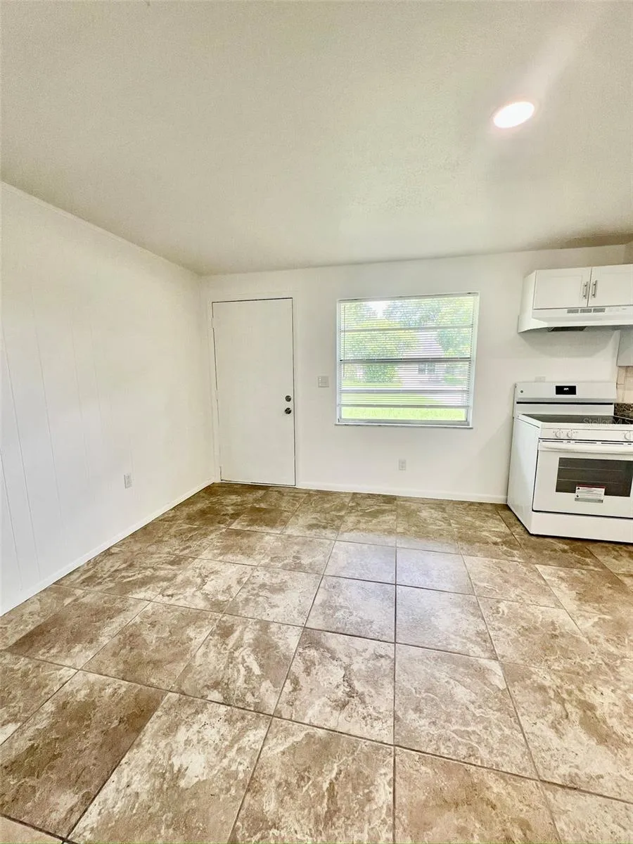 5739 9TH STREET Zephyrhills, FL 33542