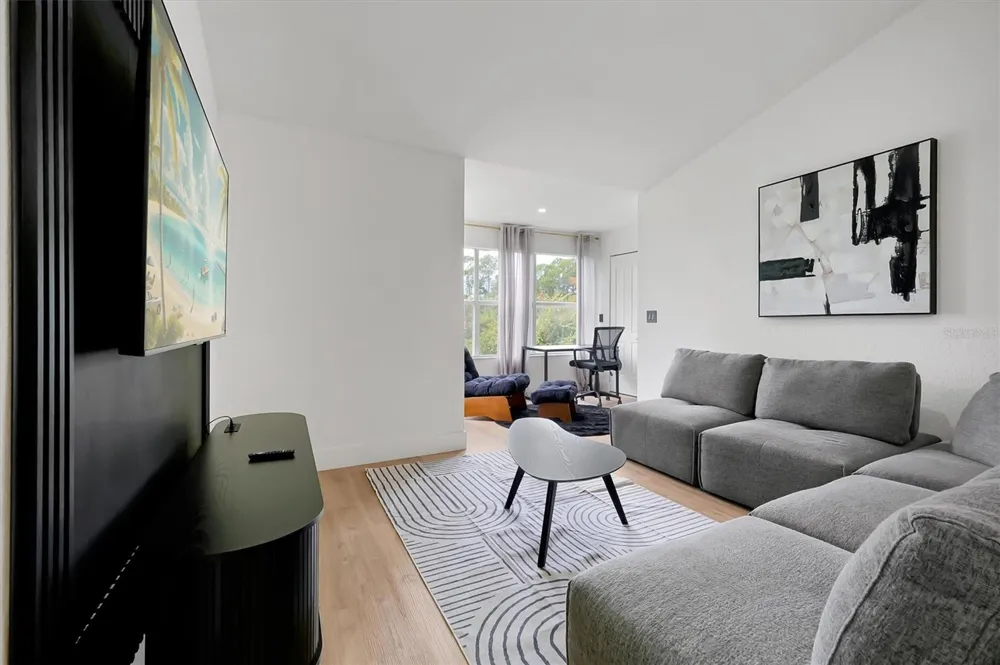 5168 CONROY ROAD #35 Orlando, FL 32811