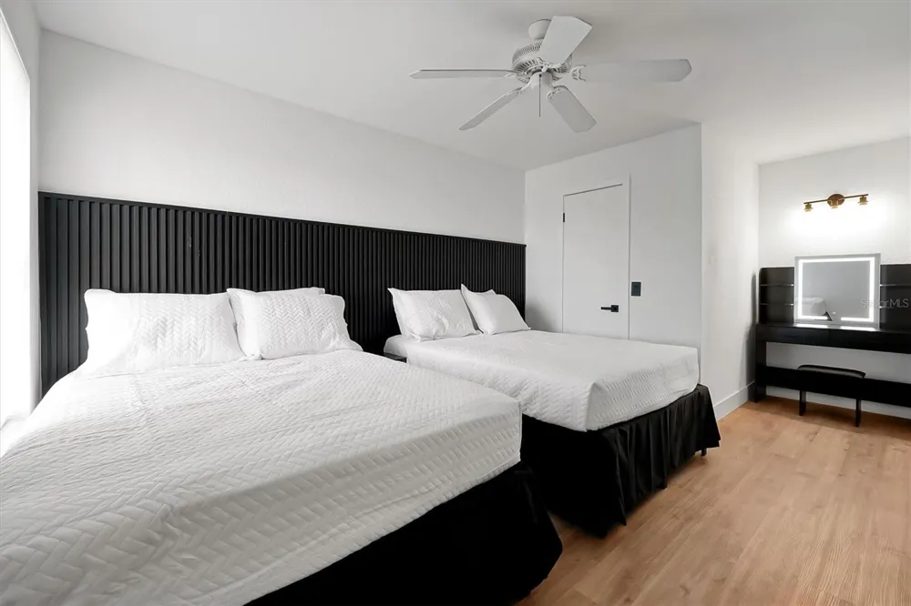 5168 CONROY ROAD #35 Orlando, FL 32811
