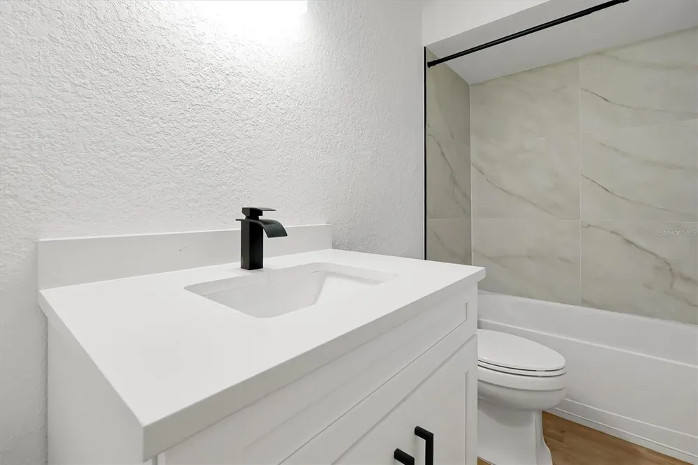 5168 CONROY ROAD #35 Orlando, FL 32811