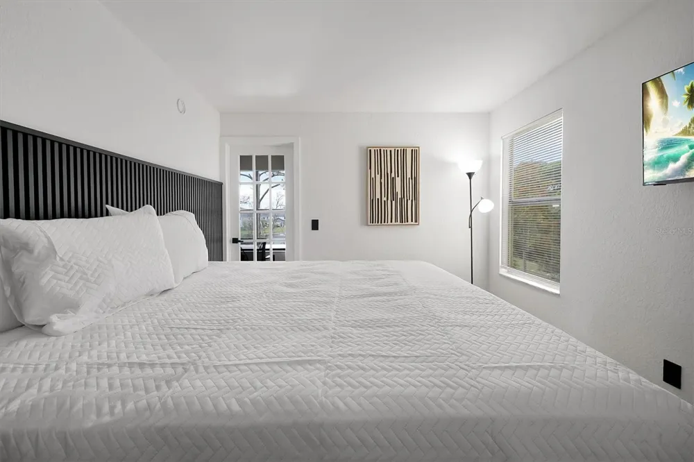 5168 CONROY ROAD #35 Orlando, FL 32811