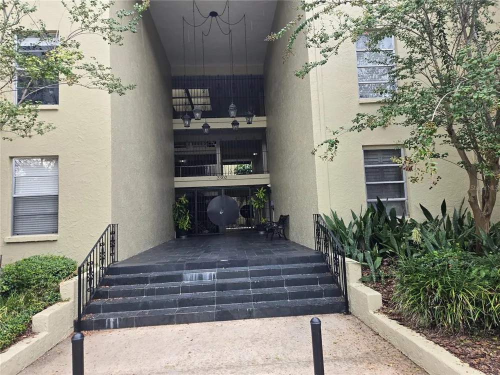 2302 S MANHATTAN AVENUE #214 Tampa, FL 33629