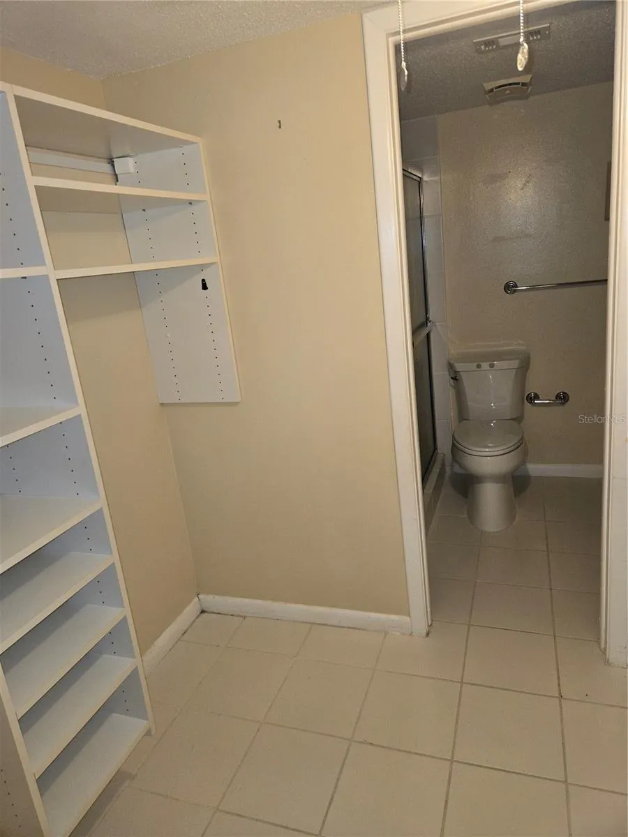 2302 S MANHATTAN AVENUE #214 Tampa, FL 33629