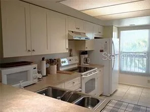 1806 MARINER DRIVE #214 Tarpon Springs, FL 34689