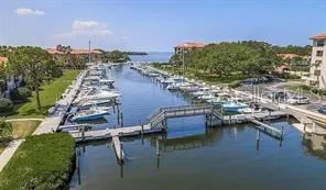 1806 MARINER DRIVE #214 Tarpon Springs, FL 34689