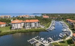 1806 MARINER DRIVE #214 Tarpon Springs, FL 34689