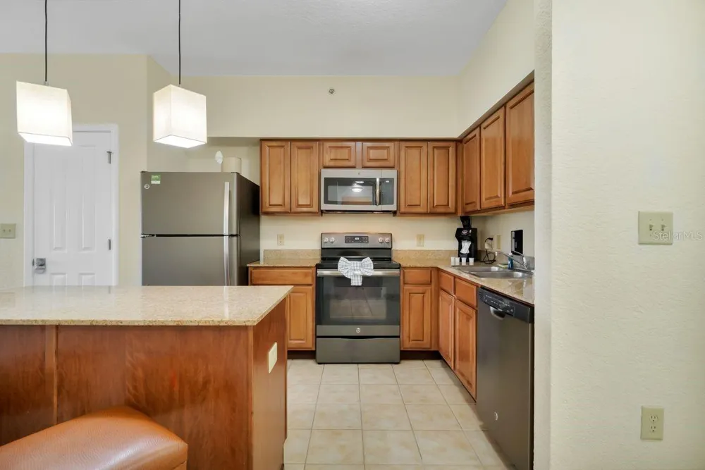 12538 FLORIDAYS RESORT DRIVE #604C Orlando, FL 32821