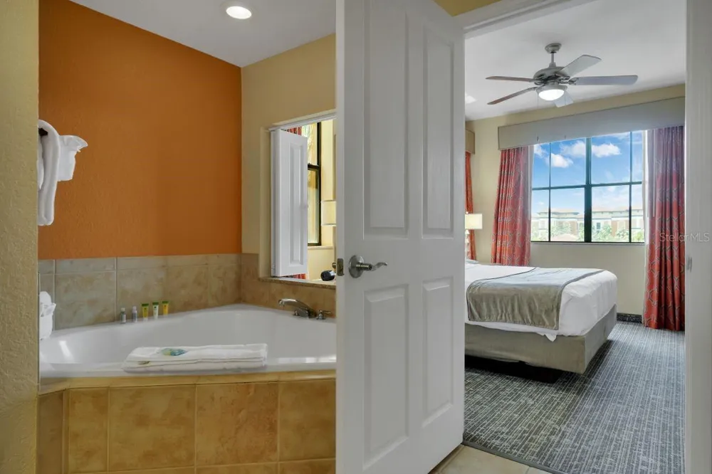 12538 FLORIDAYS RESORT DRIVE #604C Orlando, FL 32821