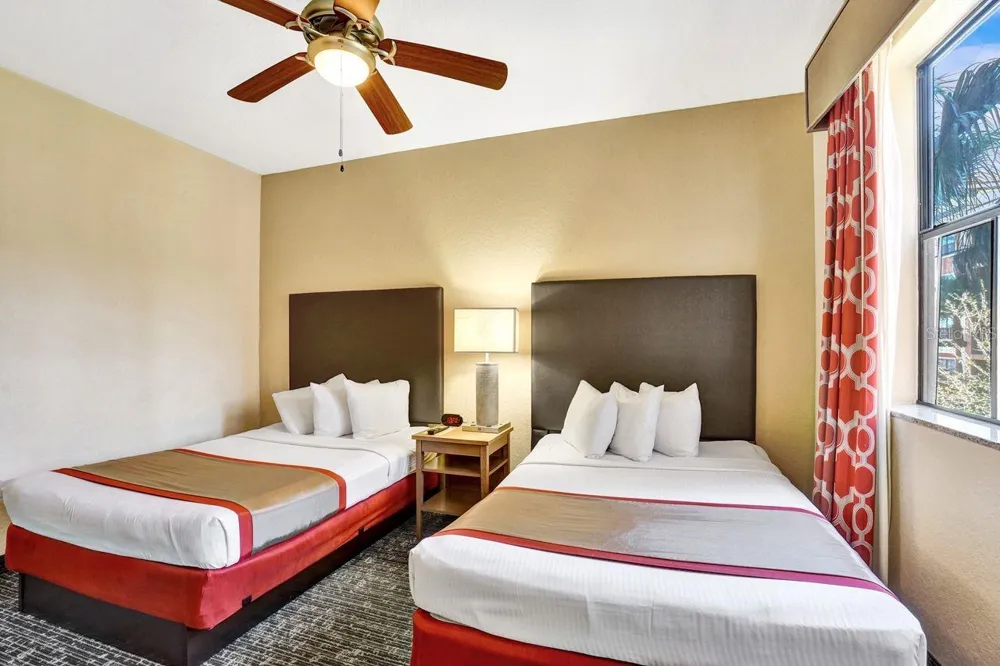 12538 FLORIDAYS RESORT DRIVE #604C Orlando, FL 32821