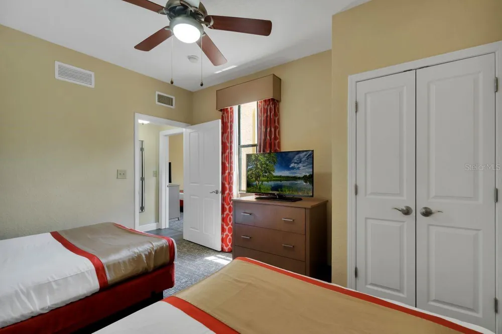 12538 FLORIDAYS RESORT DRIVE #604C Orlando, FL 32821