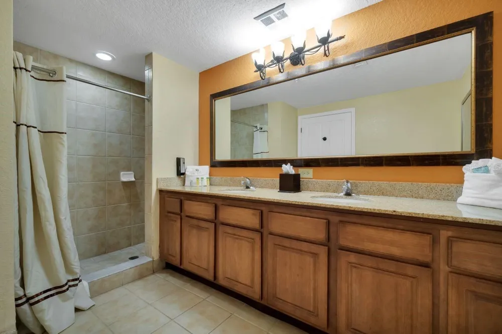 12538 FLORIDAYS RESORT DRIVE #604C Orlando, FL 32821