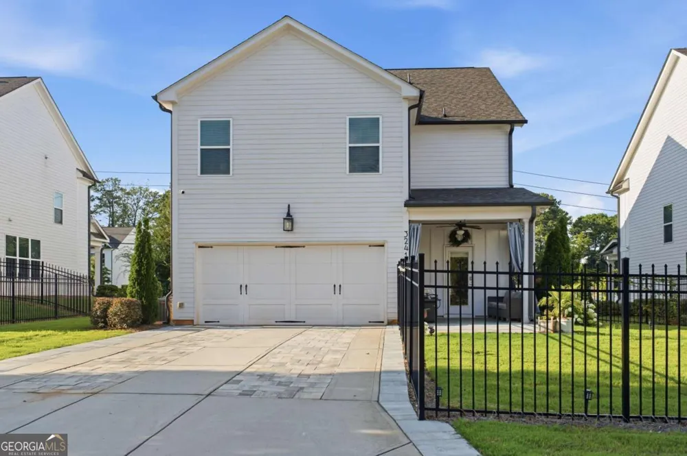 3241 Rockbridge RD Avondale Estates, GA 30002