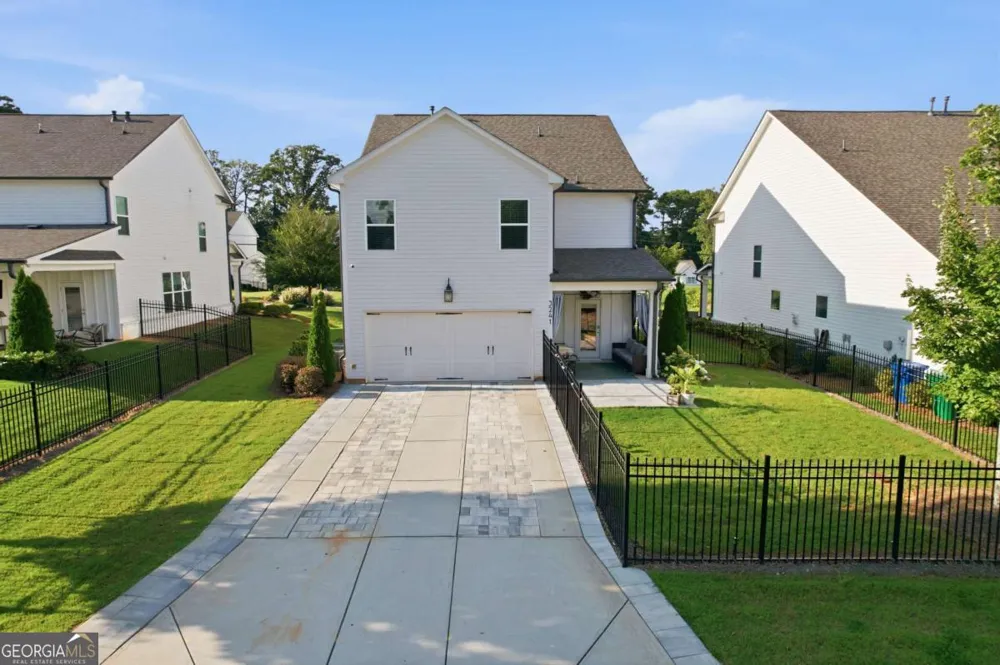 3241 Rockbridge RD Avondale Estates, GA 30002