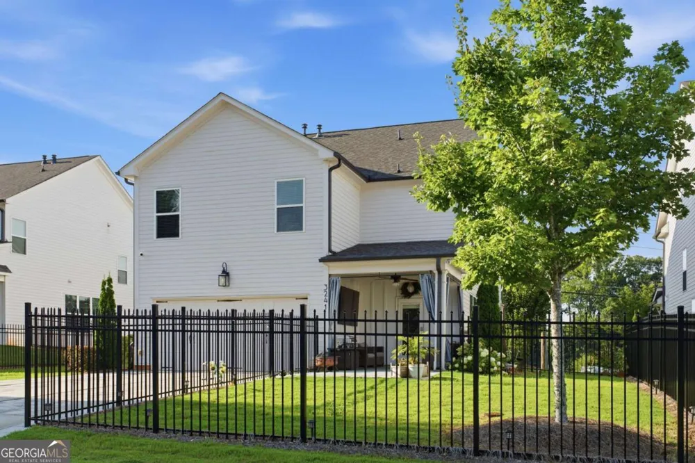 3241 Rockbridge RD Avondale Estates, GA 30002