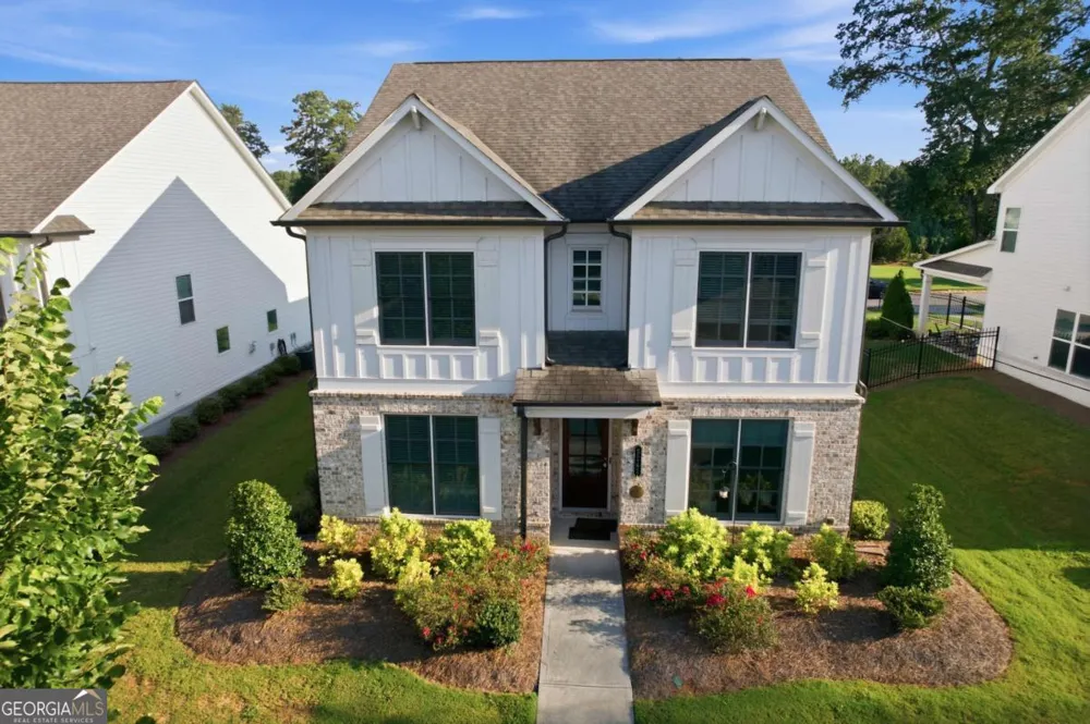 3241 Rockbridge RD Avondale Estates, GA 30002