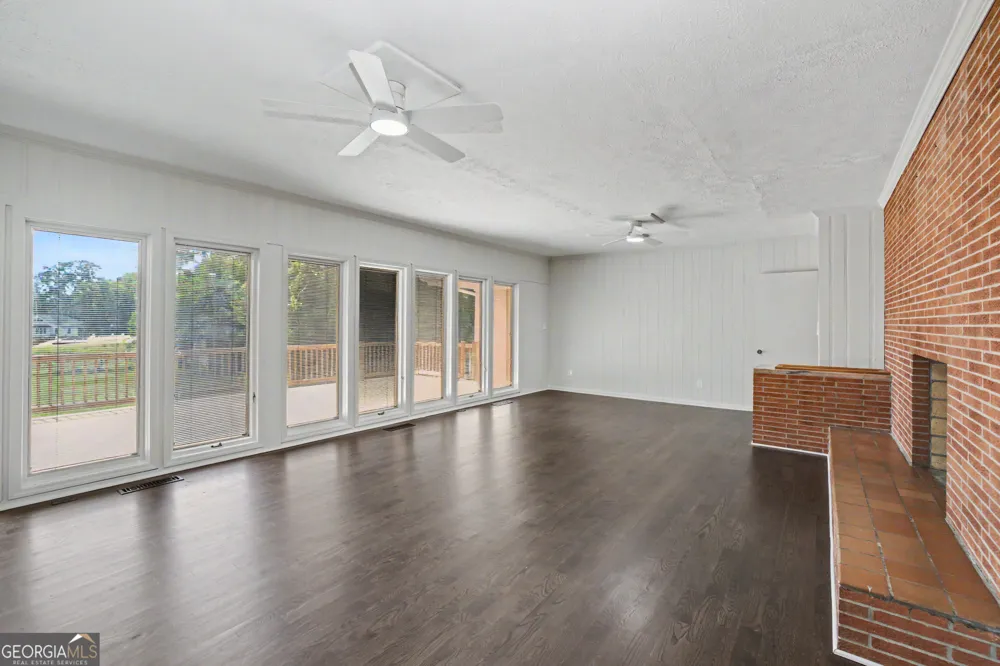 17962 Main ST Woodbury, GA 30293