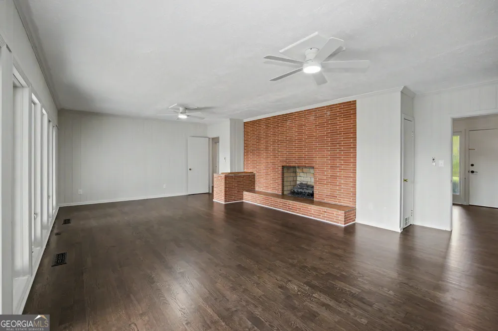 17962 Main ST Woodbury, GA 30293