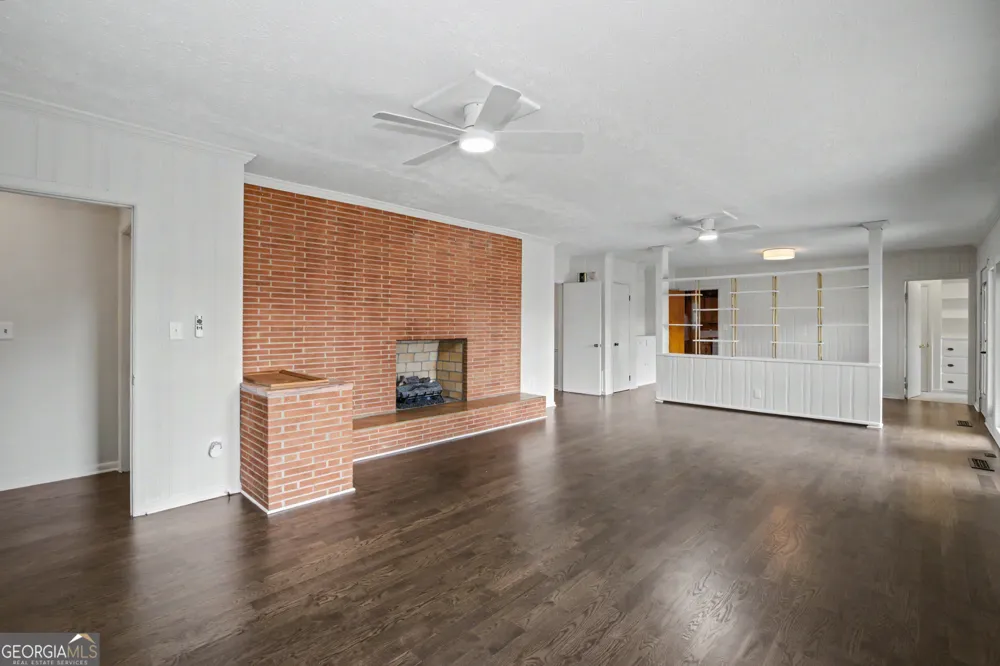 17962 Main ST Woodbury, GA 30293