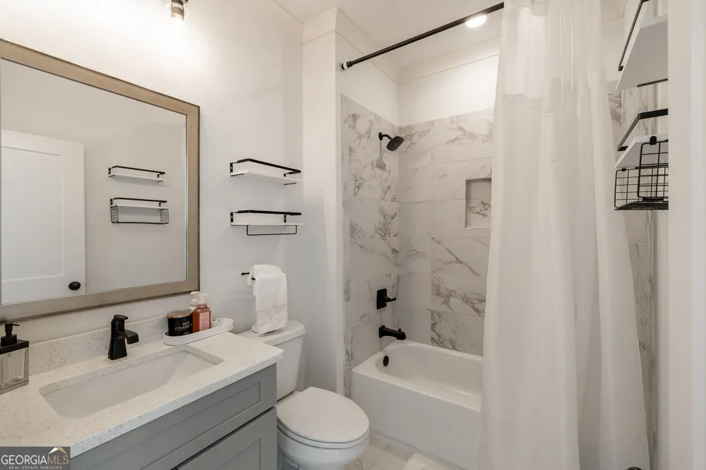 105 Red Bluff DR Athens, GA 30607