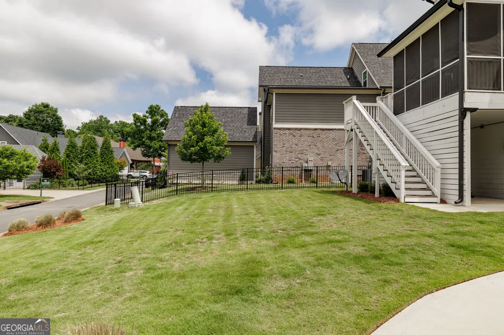 105 Red Bluff DR Athens, GA 30607