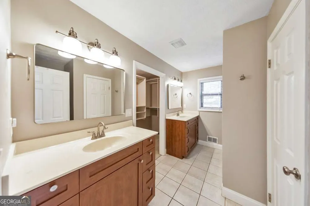 3701 Thornwood WAY Marietta, GA 30062