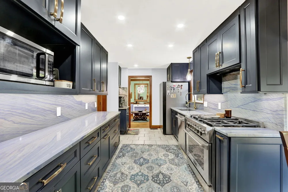 2511 Flagsmoor DR Snellville, GA 30078