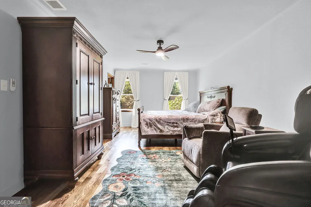 2511 Flagsmoor DR Snellville, GA 30078