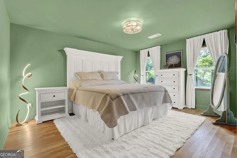 2511 Flagsmoor DR Snellville, GA 30078