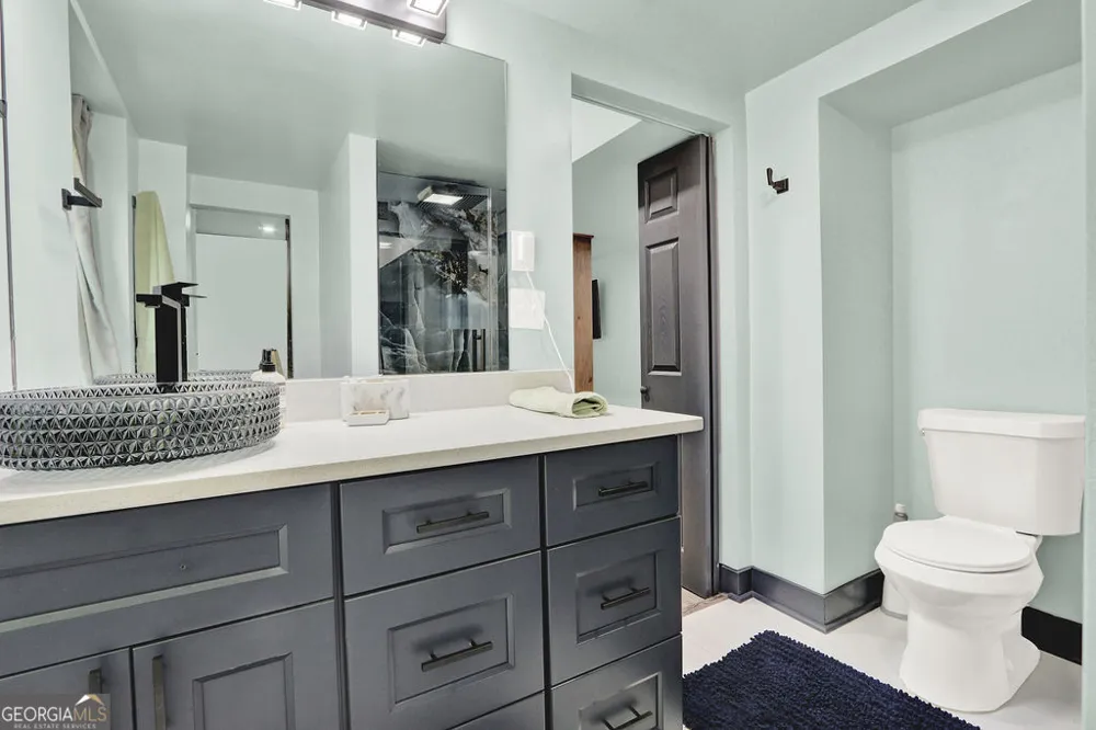 2511 Flagsmoor DR Snellville, GA 30078
